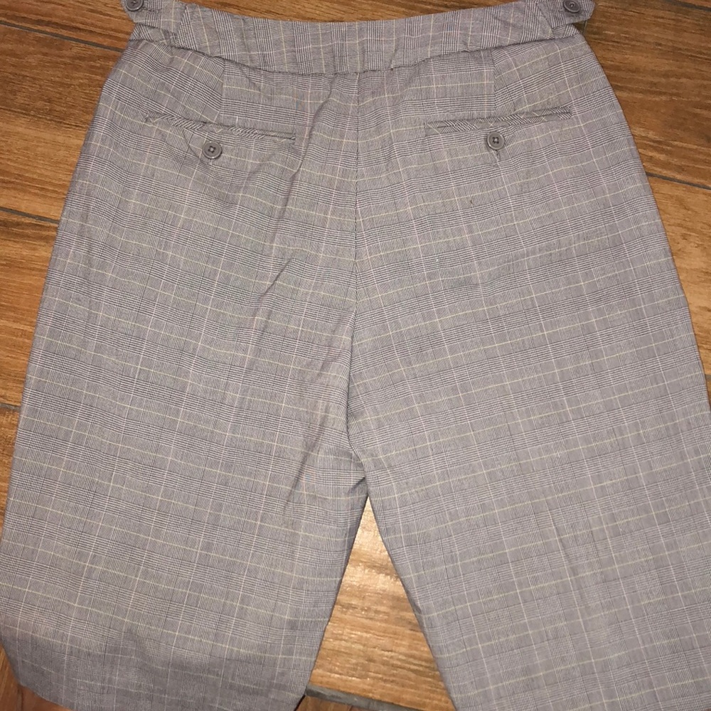 Larry Levine stretch size 4 shorts - Picture 3 of 4
